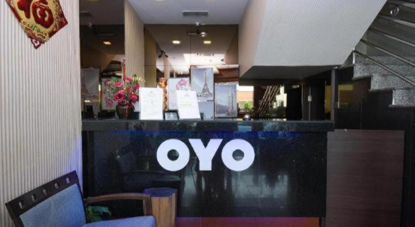 Oyo 89775 98Inn Miri Exterior photo