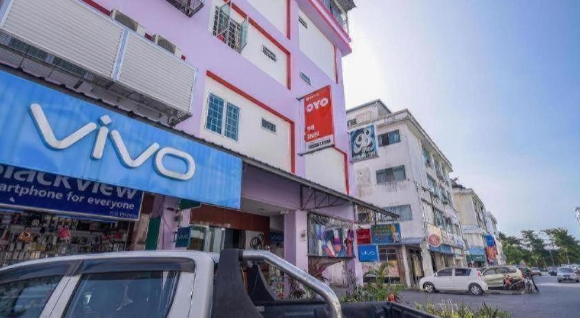 Oyo 89775 98Inn Miri Exterior photo