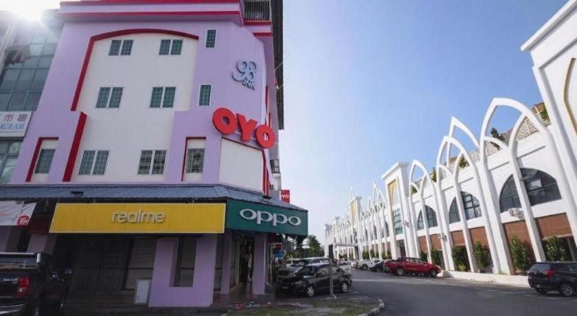 Oyo 89775 98Inn Miri Exterior photo