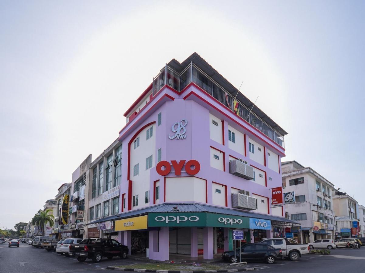 Oyo 89775 98Inn Miri Exterior photo