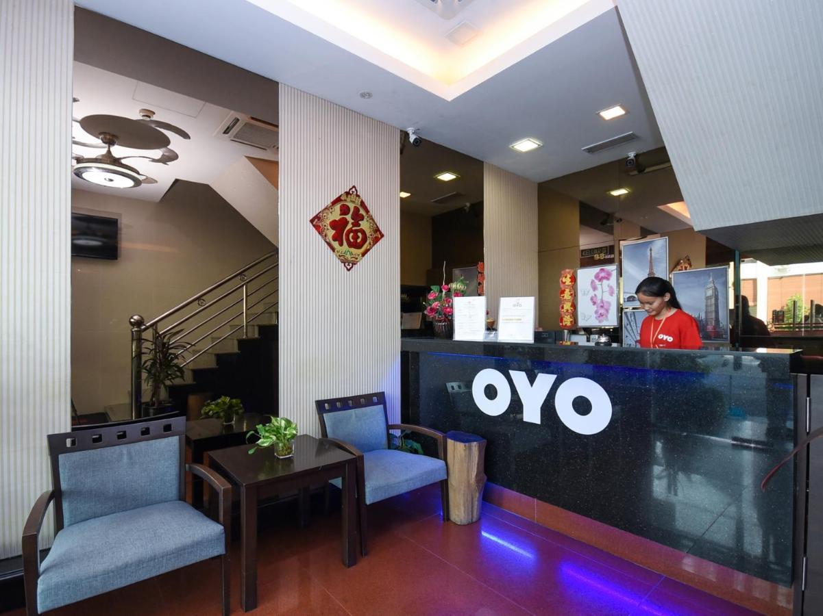 Oyo 89775 98Inn Miri Exterior photo